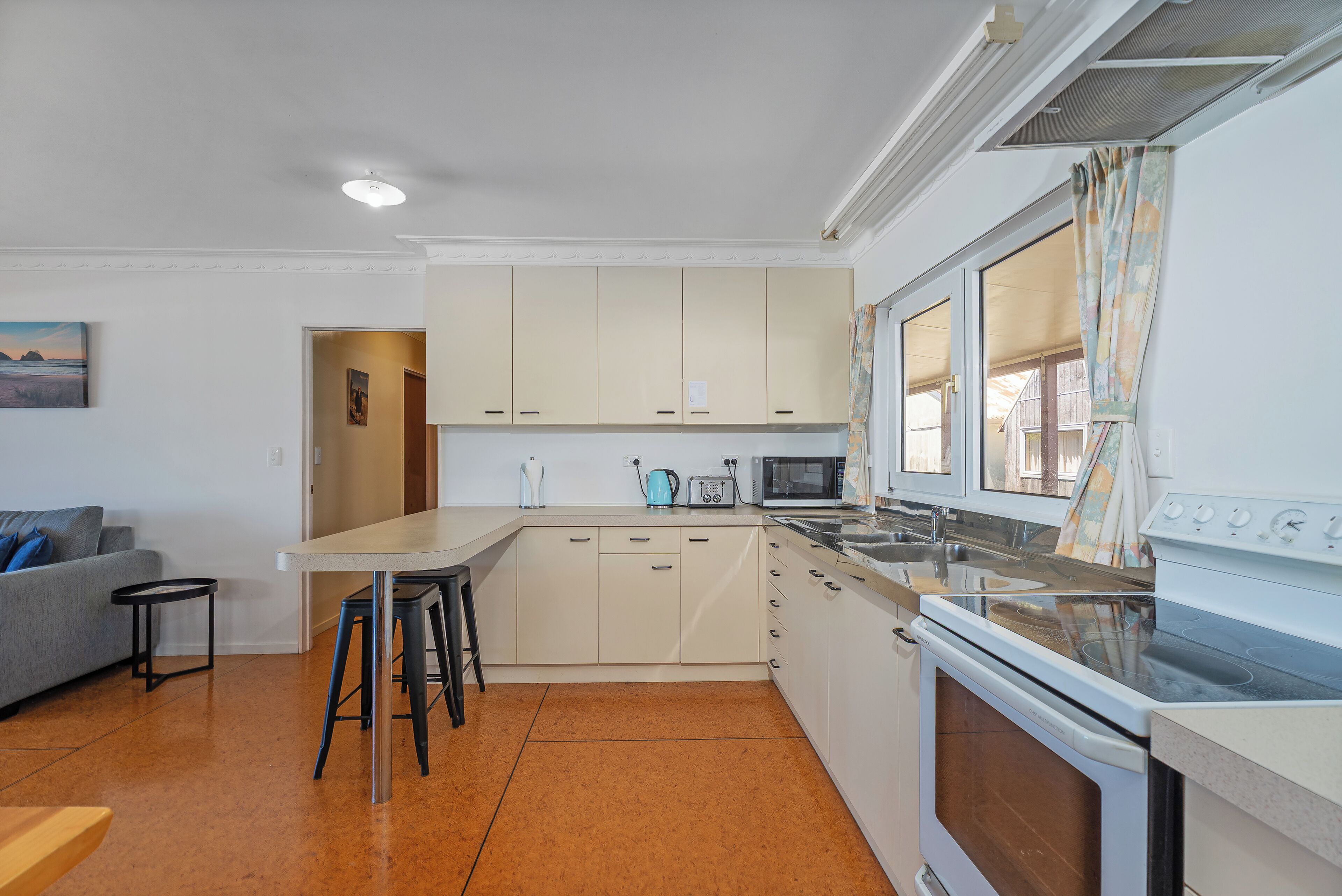 Kühlschrank, Mikrowelle, Toaster, Hochstuhl