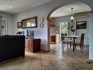 Televisio, DVD-soitin, stereot