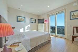 7 Schlafzimmer, Schreibtisch, Bügeleisen/Bügelbrett, kostenloses WLAN