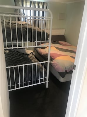 2 bedrooms, free WiFi, bed sheets, wheelchair access