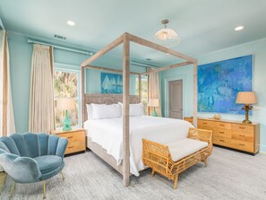 4 bedrooms, iron/ironing board, Internet, bed sheets