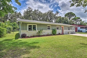 Exterior - Dog-Friendly Home w/ Gas Grill - Walk to Rose Bay! (Port Orange)