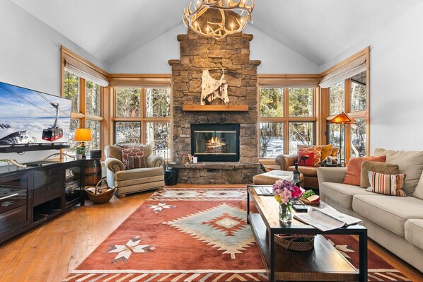 Smart TV, fireplace, DVD player