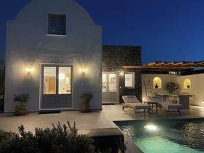 Villa de lujo, 1 habitación, piscina privada, vistas al mar | 1 dormitorio, sábanas italianas Frette, ropa de cama de alta calidad