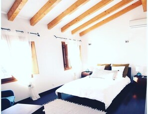 5 chambres, fer et planche à repasser, Wi-Fi, draps fournis