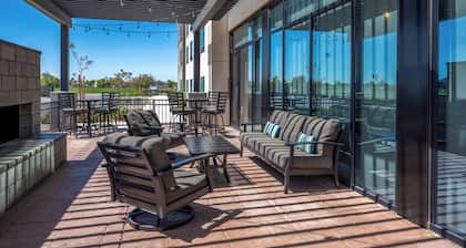 Holiday Inn Express And Suites Gilbert Mesa Gateway Airport by IHG