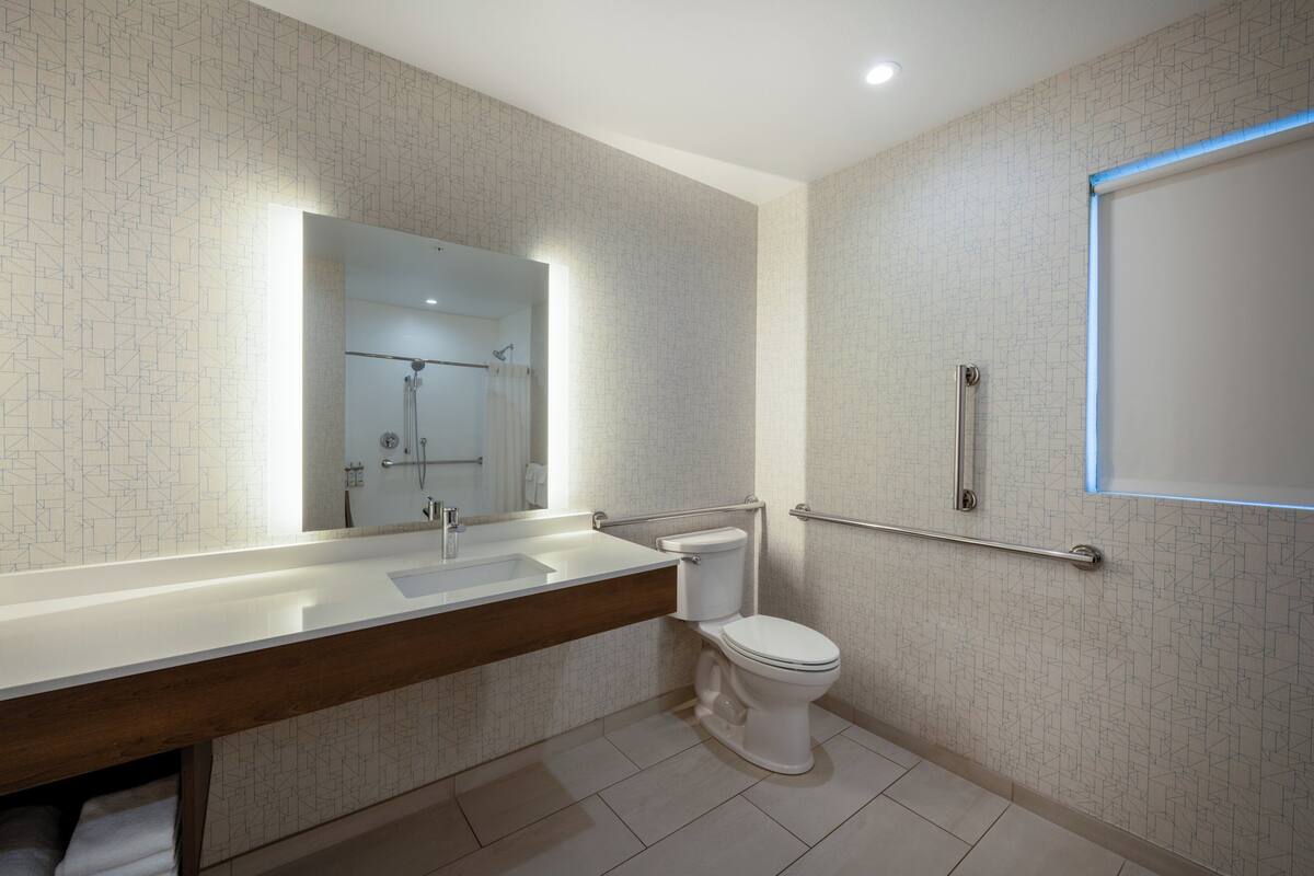 1 bedroom, free cots/infant beds, free wifi, bed sheets