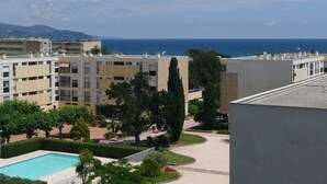 Exterior - Charming 2-Room Apt, Pool, Tennis, 2 mins to Beach, A/C, Parking (Le Lavandou)