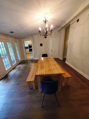 Dining - Mins to ASU & Downtown- Foxy on Felder (Montgomery)