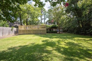 Property grounds - Pool, Mins to ASU & Downtown- Foxy on Felder (Montgomery)