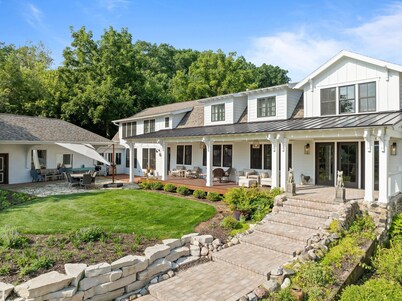 Private Estate | Sleeps 26 | Swimspa, Tennis/Pickleball | Fire pit | Near Lake Geneva Great Retreat