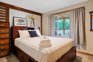 9 bedrooms, iron/ironing board, free WiFi, bed sheets