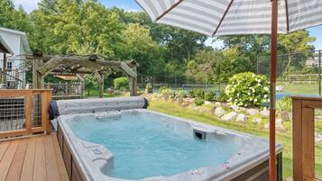 Tina de hidromasaje al aire libre