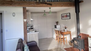 Unclassified image, 3 of 24, button - Poachers Hut 1-bed Cottage, Sleeps 2, Pet Friendly (Newport)