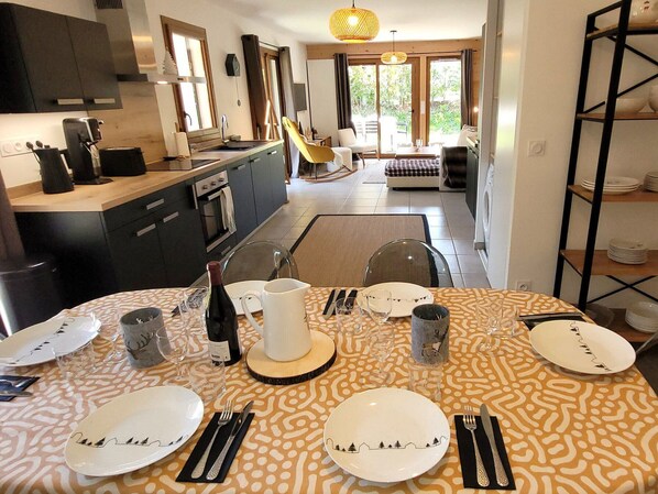 Réfrigérateur, micro-ondes, four, lave-vaisselle