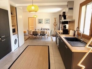 Réfrigérateur, micro-ondes, four, lave-vaisselle