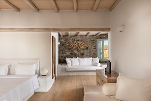 10 bedrooms, desk, iron/ironing board, WiFi