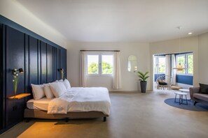 4 chambres, coffres-forts dans les chambres, bureau