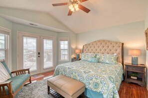 4 bedrooms, iron/ironing board, free WiFi, bed sheets