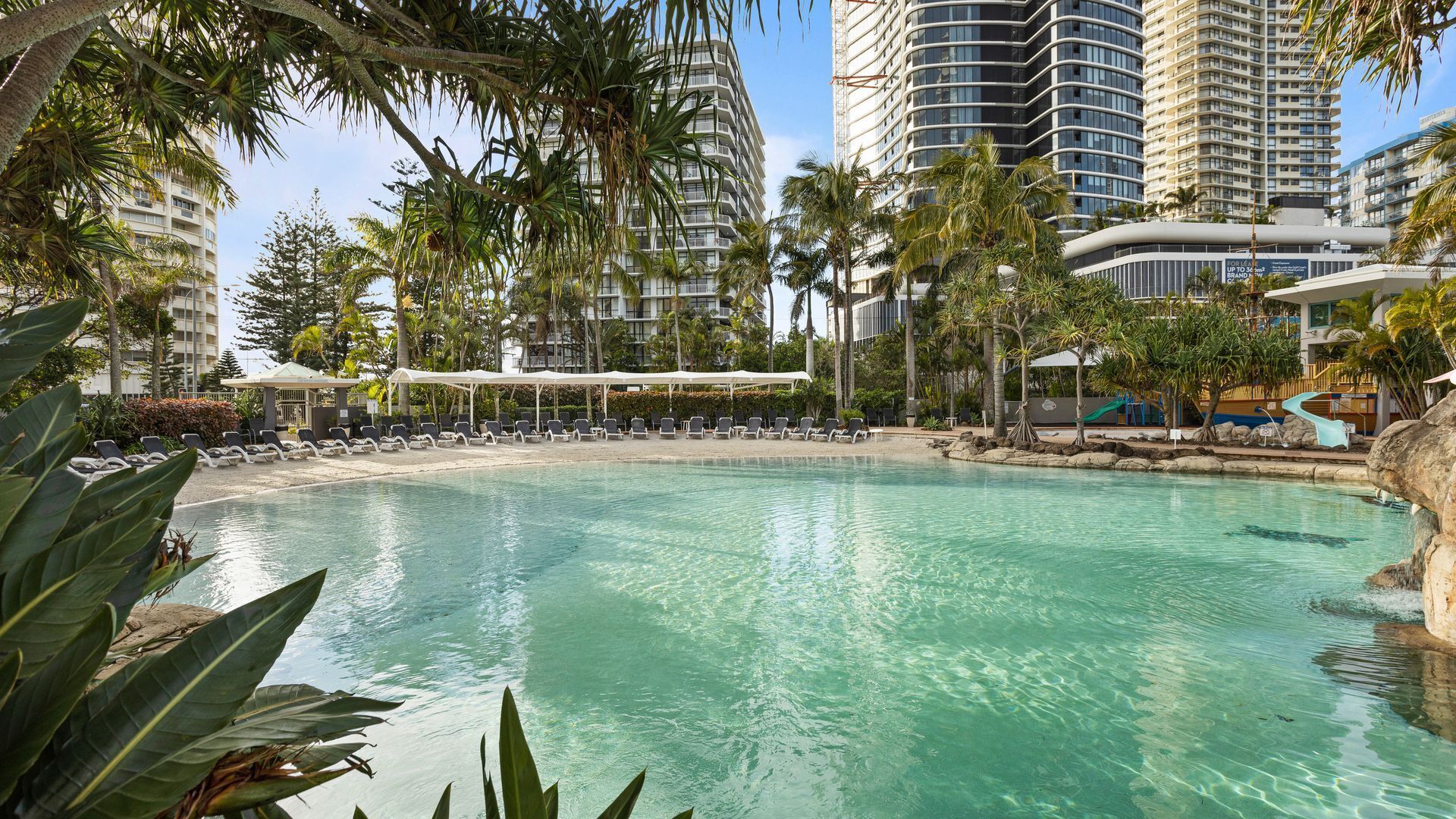 Crown Tower Stunning 2 Bedroom Apartment