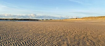 Country Retreat Sleeps 2 Near Cymyran Beach