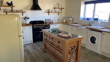 Leilighet | Eget kjøkken | Kjøleskap, mikrobølgeovn, ovn og kokeplater