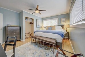 2 chambres, fer et planche à repasser, Wi-Fi, draps fournis