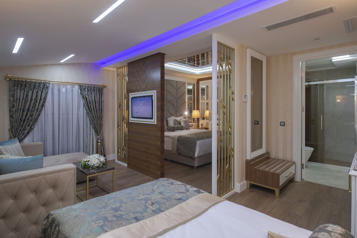 standard suite | minibar, in-room safe, soundproofing, iron/ironing board