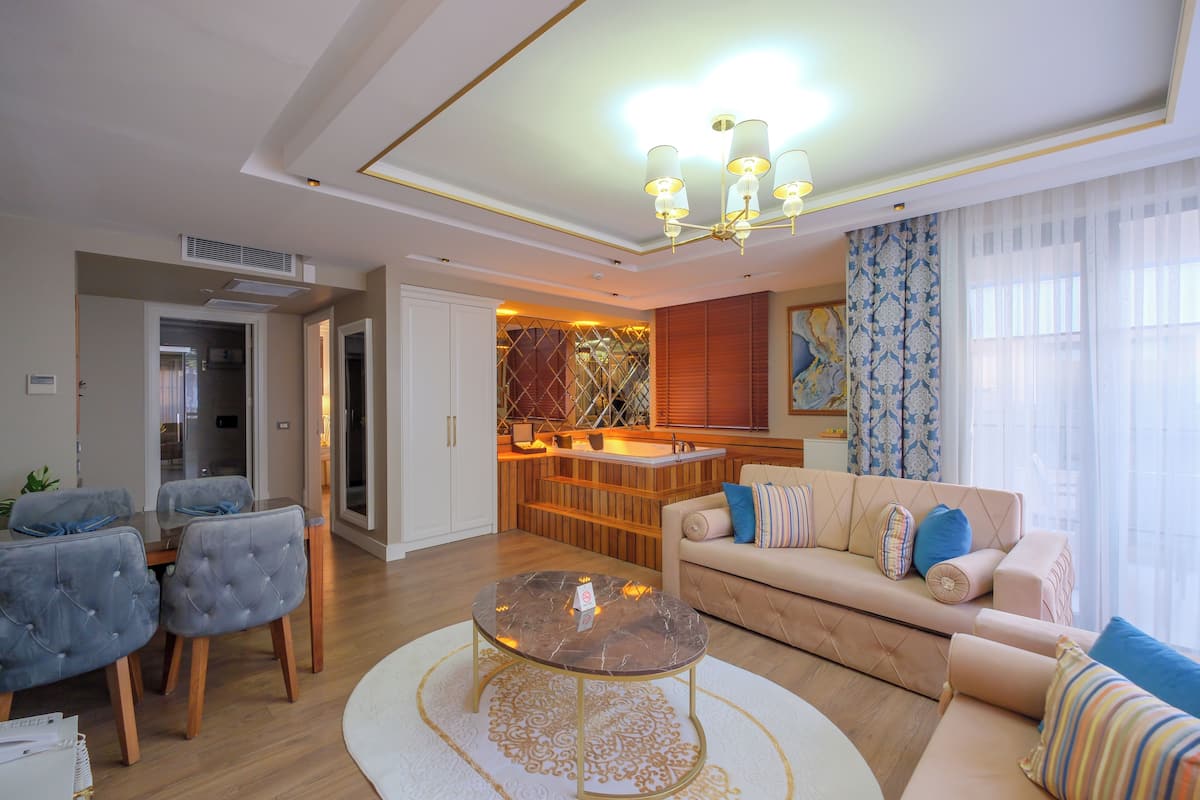 Luxury Suite