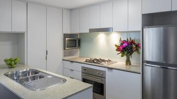 Departamento, con acceso para personas discapacitadas | 2 habitaciones y espacio para trabajar con laptop