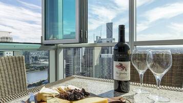 Departamento, con acceso para personas discapacitadas | 2 habitaciones y espacio para trabajar con laptop