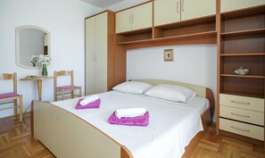 2 bedrooms, free WiFi - Studio apartment near the beach(KI) (Vodice)