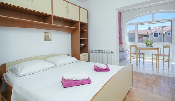 2 bedrooms, free WiFi