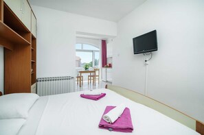 2 bedrooms, free WiFi