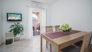 Dining - Apartment for 4 near the beach! (Vodice)