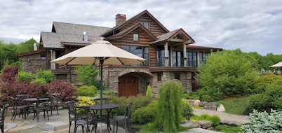 Chloe's Cove at Christopher's Dockside