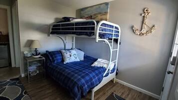 1 bedroom, WiFi, bed sheets