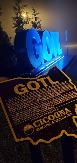 Exterior - Hunter's Hideaway at Christopher's Dockside (Geneva-on-the-Lake)