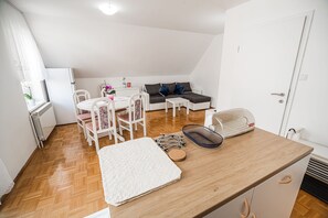 Apartment (One bedroom Apartment 1) | Private kitchen