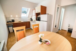 Apartment (One bedroom Apartment 2) | Dining room