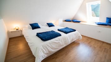 Apartment (One bedroom Apartment 1) | 4 bedrooms, individually furnished, cribs/infant beds