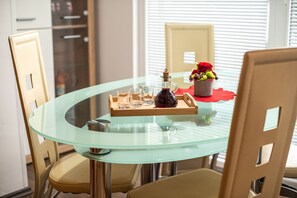 In-room dining - Apartments Ole (Tolmin)