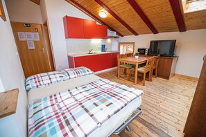 アパートメント (One bedroom apartment 1) | 2 室のベッドルーム、客室ごとに異なるインテリア