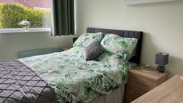 1 chambre, fer et planche Ă repasser, Wi-Fi gratuit, draps fournis