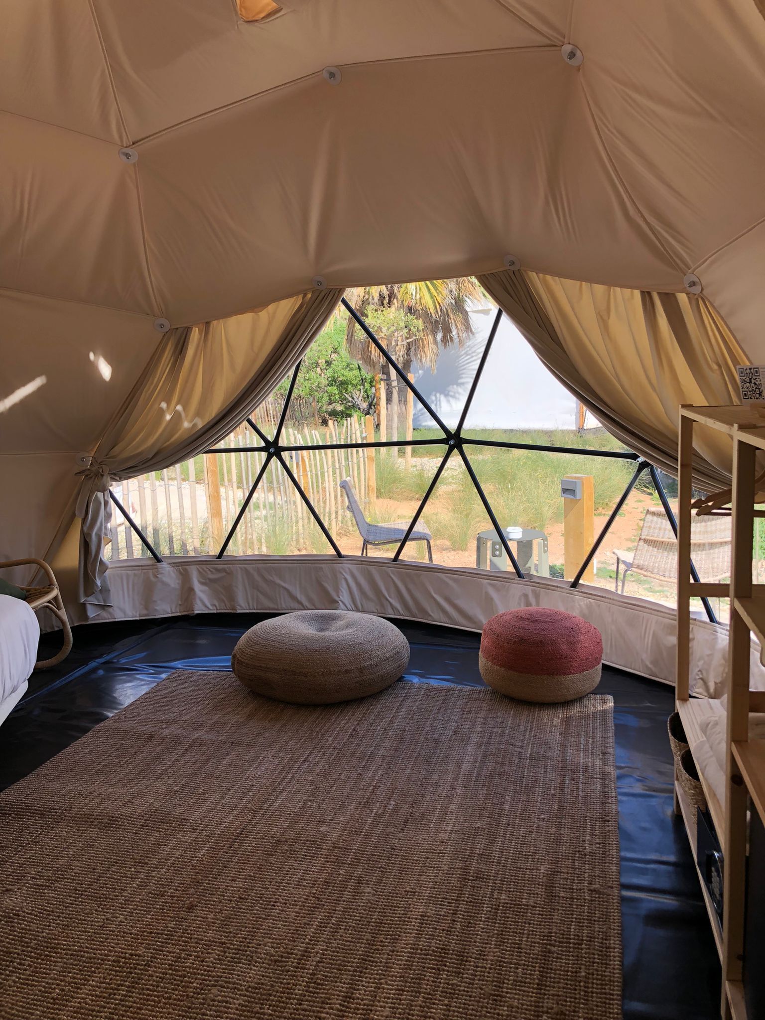 Design Tent | Premium bedding, free WiFi, bed sheets