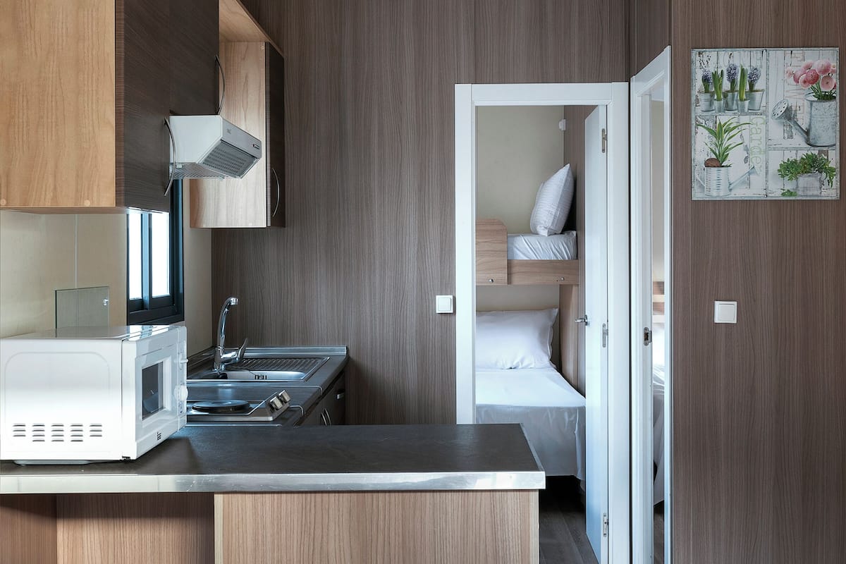 Mobile Basic-Unterkunft | 2 Schlafzimmer, hochwertige Bettwaren, kostenloses WLAN, Bettwäsche
