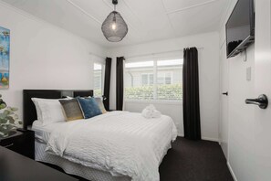 3 dormitorios, tabla de planchar con plancha, cuna de viaje y wifi