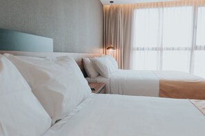 Minibar, in-room safe, soundproofing, free WiFi - Hotel Soho Suites (San Francisco)