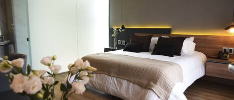 Minibar, in-room safe, soundproofing, free WiFi