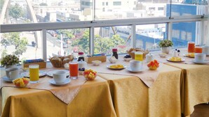 Petit déjeuner buffet compris tous les jours